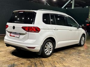Volkswagen Touran 1.4 AUTOMATIC - Image 4