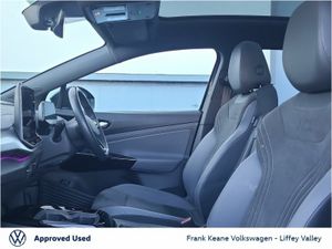 Volkswagen ID.4 77KWH PRO PLUS 286BHP *DEEP BLACK* - Image 4