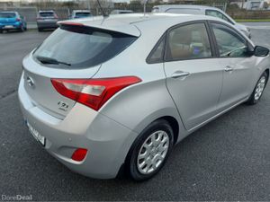 Hyundai i30 1.4 DSL CLASSIC 4DR - Image 2