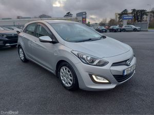 Hyundai i30 1.4 DSL CLASSIC 4DR - Image 4