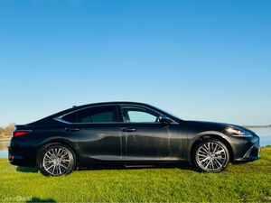Lexus ES 300H CVT - Image 4