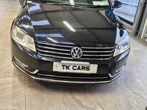 15 VOLKSWAGEN PASSAT PETROL ESTATE LOW KMS - Image 4