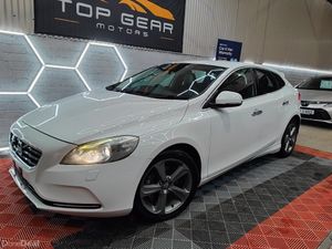 2015 Volvo V40 Low milage - Image 4
