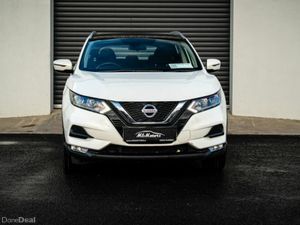 Nissan Qashqai 1.5 DSL SE Auto *PANORAMIC GLASS RO - Image 2