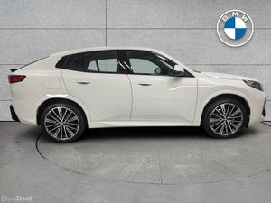 BMW iX2 eDrive20 M Sport - Image 3