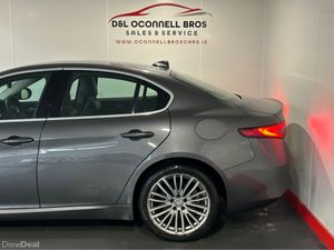 Alfa Romeo Giulia 2.2JTD 180HP SUPER LUXURY 4DR AU - Image 4
