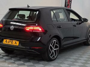 Volkswagen Golf DIESEL HATCHBACK - Image 3