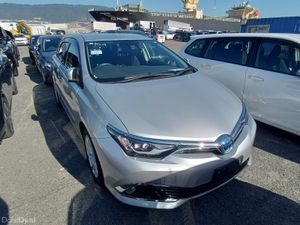 2016 Toyota Auris Hybrid - Image 3