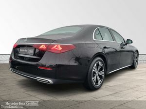 Mercedes-Benz E-Class E220d  Exclusive Plus AUTO * - Image 4