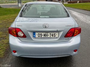 Toyota Corolla 2009 trade sale - Image 4