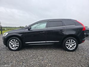 2017 Volvo XC60 - Image 2