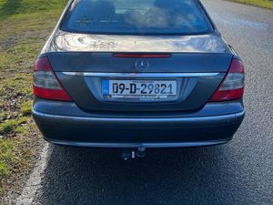 Mercedes-Benz E-Class 2009 Trade sale - Image 4