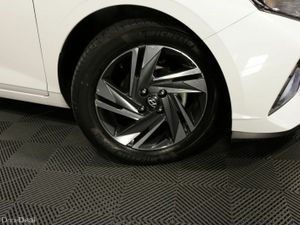 Hyundai i20 DELUXE PLUS 1.2L PETROL HATCHBACK - Image 4