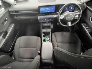 Hyundai KONA 1.6 HYBRID Elegance Auto From €109 pe - Image 4