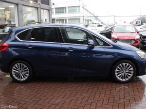 218D SE LUXURY EDITION 5DR ESTATE AUTO // MINT CON - Image 3