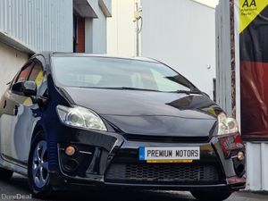 Toyota Aqua Hybrid - Image 2