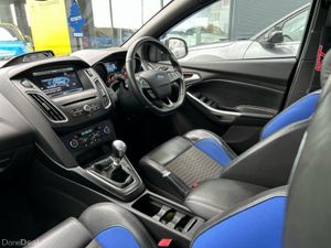Ford Focus MCA ST2 2.0 TDCI 180PS M6 FWD 4DR - Image 3