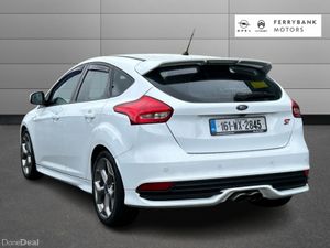 Ford Focus MCA ST2 2.0 TDCI 180PS M6 FWD 4DR - Image 4