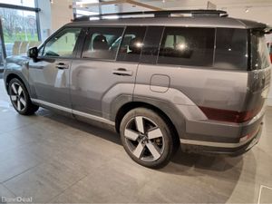 Hyundai Santa Fe PHEV PREMIUM 4 WHEEL DRIVE - Image 4