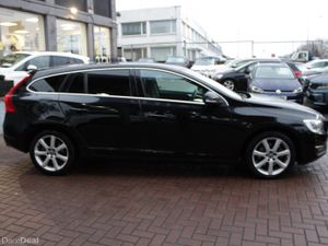 2016 VOLVO V60 - Image 3