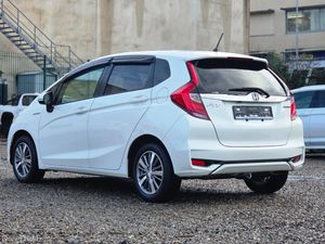 2018 Honda Fit Hybrid Automatic - Image 4