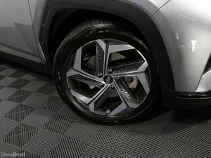 Hyundai Tucson PHEV EXECUTIVE PLUS 4WD 1.6L PETROL - Image 4