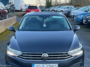 Volkswagen Passat 2021 - Image 2