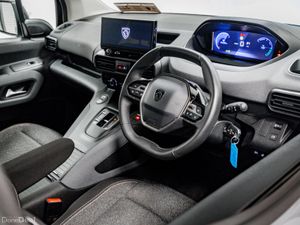 Peugeot Rifter E-Allure 50kWh Auto 136HP - 7 Seats - Image 2