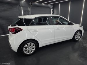 Hyundai i20 ACTIVE 5DR - Image 4