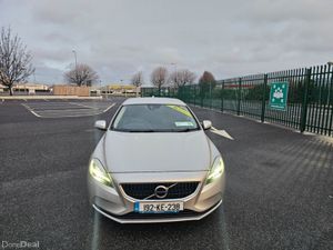 Volvo V40 1.5 PETROL, MOMENTUM MODEL, AUTOMATIC, I - Image 3