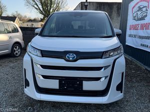 Toyota Noah 2022 - Image 2