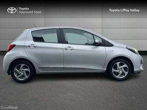Toyota Yaris HYBRID LUXURY MC 4DR AUTO - Image 3