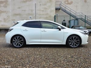 2018 Toyota Corolla Sport Hybrid Automatic - Image 3