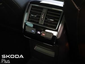 Skoda Superb **TINY MILEAGE**STYLE -- AUTOMATIC - Image 4