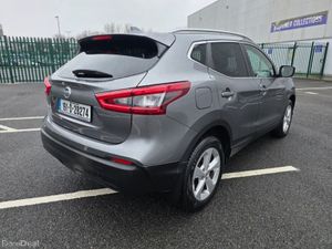 Nissan Qashqai 1.3 PETROL, AUTOMATIC, HUGH SPEC, P - Image 3