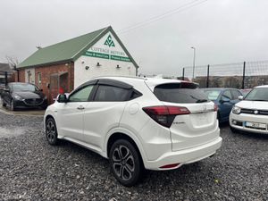 Honda Vezel 1.5 Auto Hybrid*TAN TRIM* - Image 3