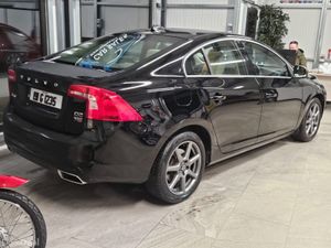 19 VOLVO S60 SE CLASSIC - Image 2
