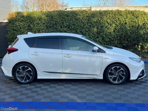 Toyota Auris 1.8 HYBRID MODELLISTA PACK // 17" DIA - Image 2