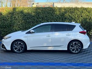 Toyota Auris 1.8 HYBRID MODELLISTA PACK // 17" DIA - Image 3