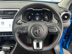 MG ZS 73KWH // LONG RANGE MODEL // APPLE CARPLAY/A - Image 4