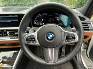 BMW 3-Series 330e M-SPORT COMPETITION 2.0 HYBRID / - Image 4