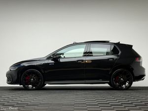 Volkswagen Golf GTE 1.5 PHEV 272HP DSG *PAN ROOF* - Image 4