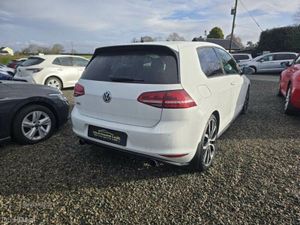 Volkswagen Golf GTi Performance Pack - Image 4