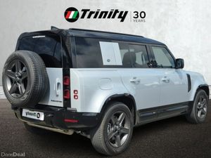 Land Rover Defender ** X-Dynamic SE ** 6 SEAT ** B - Image 3