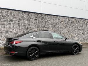 2024 Lexus ES 300H F Sport 2.5 FSH - Image 3