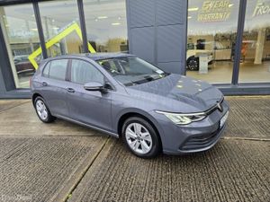 Volkswagen Golf 1.0 TSI 110HP Life - Image 3