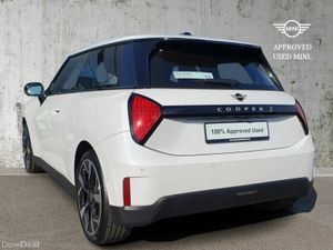 Mini Cooper Cooper SE - Image 3