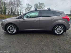 Ford Focus 1 litre petrol - Image 4
