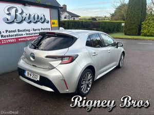 Toyota Corolla HYBRID SOL H/B 4DR AUTO - Image 4