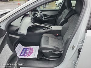 Peugeot 3008 ALLURE MHEV 136 BHP Demonstration Mod - Image 4